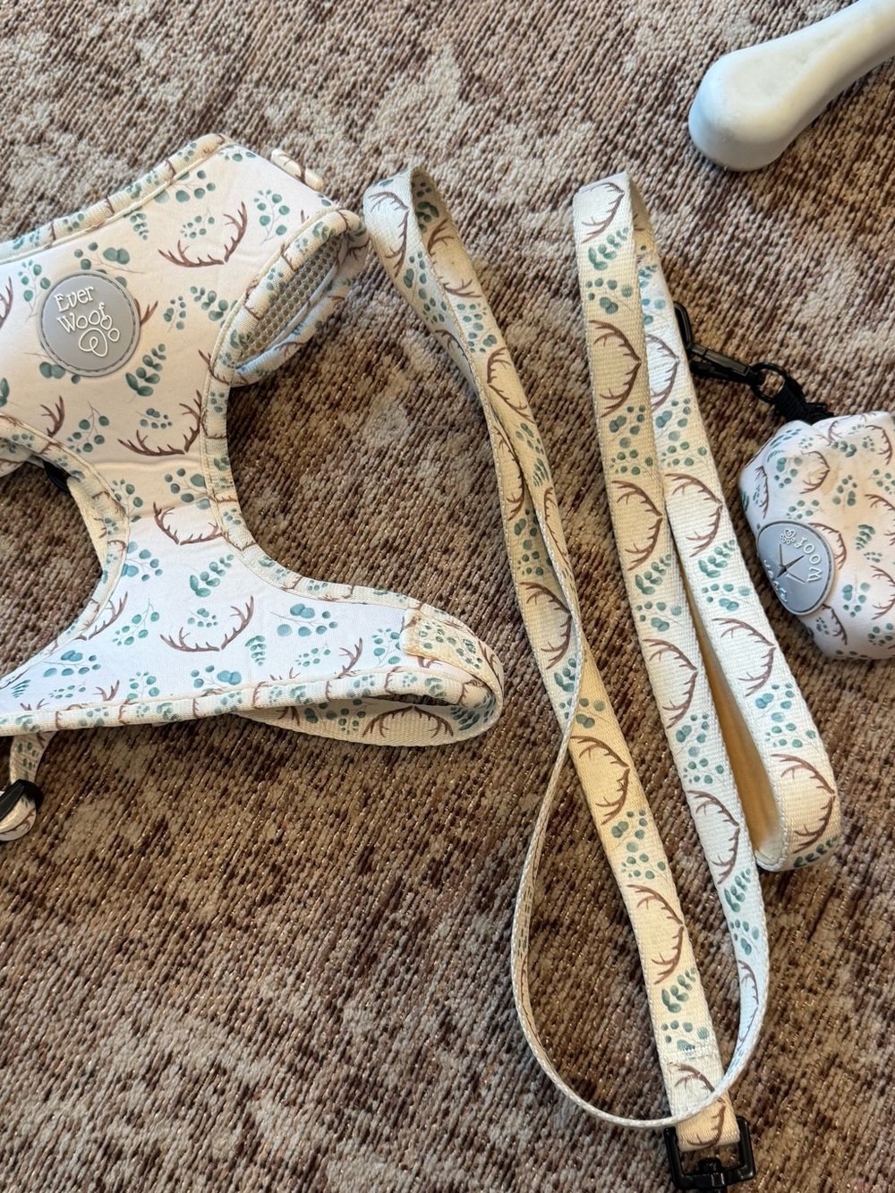 Ever Woof Dog Harness and Leash Set